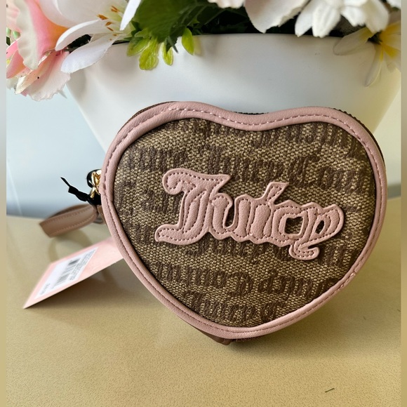 Juicy Couture Status Chestnut Chino Paparazzi Heart Zip Around Wristlet - Picture 6 of 6